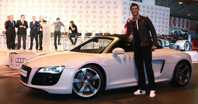 cr7-so-huu-sieu-xe-audi-r8-v10